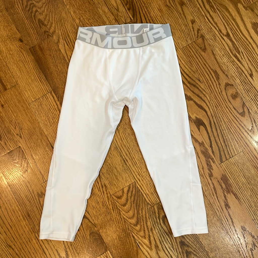 Boy’s Under Armour Heatgear 3/4 White Leggings. Size Large. Never Worn, Like New